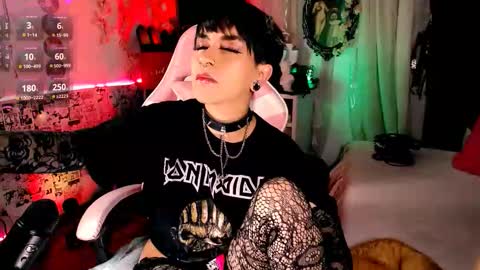 Snapshot of the_kitty_roxy chatting on 10/02/25, 06:31 ... ... online show from 10/02/25, 06:31