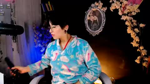 Snapshot of the_kitty_roxy chatting on 05/01/26, 03:22 ... ... online show from 05/01/26, 03:22