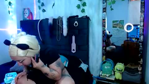 Snapshot of the_lesbian_game chatting on 03/10/26, 06:35 the_lesbian_game online show from 03/10/26, 06:35