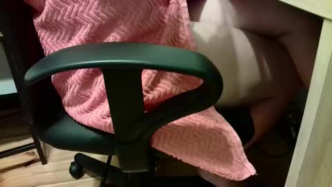 Snapshot of the_naked_pianists chatting on 10/27/25, 10:14 Stephan 34 Cassandra 25 online show from 10/27/25, 10:14