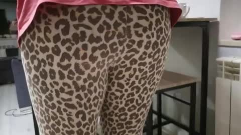 Snapshot of the_naked_pianists chatting on 12/18/25, 09:32 Stephan 34 Cassandra 25 online show from 12/18/25, 09:32