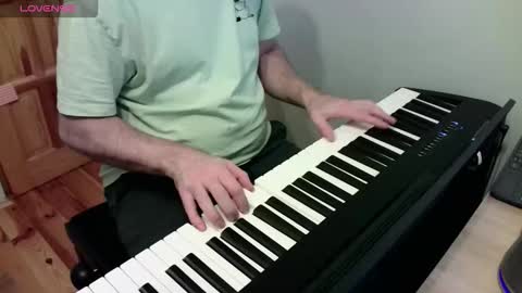 Snapshot of the_naked_pianists chatting on 02/20/26, 02:06 Stephan 34 Cassandra 25 online show from 02/20/26, 02:06