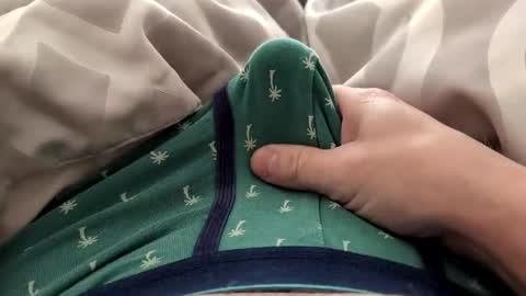 Snapshot of the_one_who_is_small chatting on 12/19/24, 11:39 TheOne online show from 12/19/24, 11:39