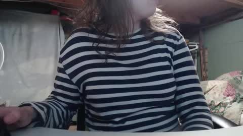 Ekye online show from 11/25/25, 09:04