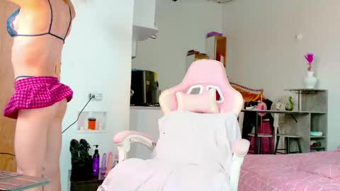 Snapshot of the_queen_aleja chatting on 03/20/26, 12:10 IGAleja queen1 online show from 03/20/26, 12:10