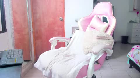 Snapshot of the_queen_aleja chatting on 04/16/26, 03:13 IGAleja queen1 online show from 04/16/26, 03:13