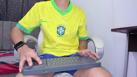 Snapshot of the_skinnyguys chatting on 01/29/25, 01:48 the_skinnyguys online show from 01/29/25, 01:48