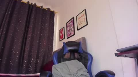 Snapshot of the_skinnyguys chatting on 03/23/26, 10:25 the_skinnyguys online show from 03/23/26, 10:25