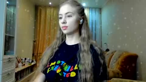 Ally    STREAMING ON TWITCH NOW Check my Twitter for updates online show from 12/06/24, 09:46