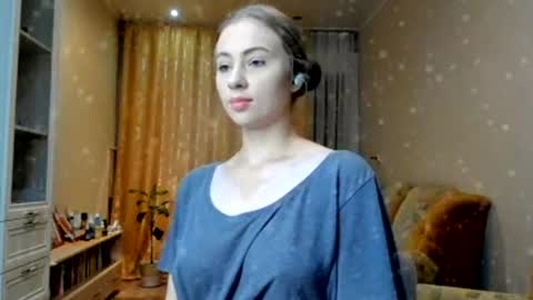 Ally    STREAMING ON TWITCH NOW Check my Twitter for updates online show from 12/15/24, 02:30