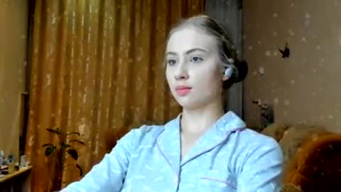 Ally    STREAMING ON TWITCH NOW Check my Twitter for updates online show from 01/05/25, 04:16