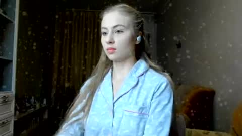 Ally    STREAMING ON TWITCH NOW Check my Twitter for updates online show from 01/06/25, 02:47