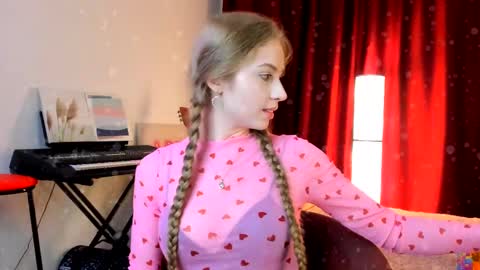 Ally    STREAMING ON TWITCH NOW Check my Twitter for updates online show from 02/14/25, 07:12