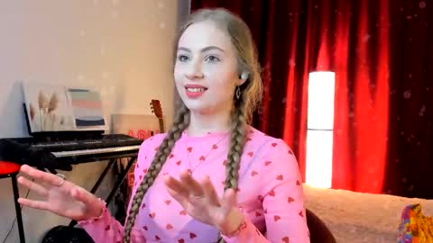 Ally    STREAMING ON TWITCH NOW Check my Twitter for updates online show from 02/14/25, 10:14