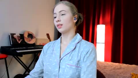 Ally    STREAMING ON TWITCH NOW Check my Twitter for updates online show from 03/11/25, 05:35