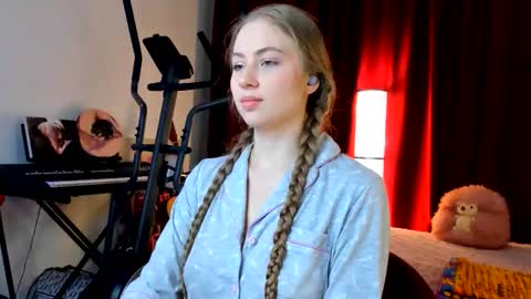 Ally    STREAMING ON TWITCH NOW Check my Twitter for updates online show from 09/16/25, 10:33