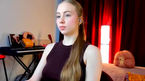 Ally    STREAMING ON TWITCH NOW Check my Twitter for updates online show from 11/10/25, 07:18