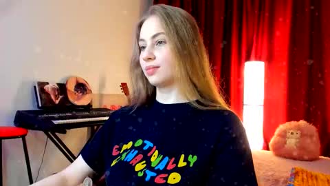 Ally    STREAMING ON TWITCH NOW Check my Twitter for updates online show from 12/05/25, 08:05