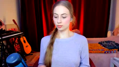 Ally    STREAMING ON TWITCH NOW Check my Twitter for updates online show from 05/06/26, 07:19
