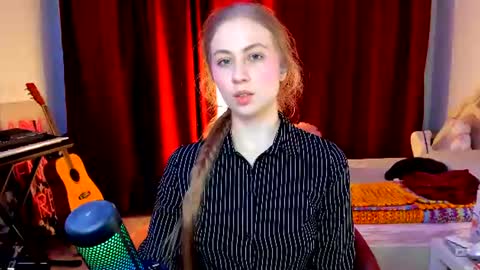 Ally    STREAMING ON TWITCH NOW Check my Twitter for updates online show from 06/11/26, 01:05