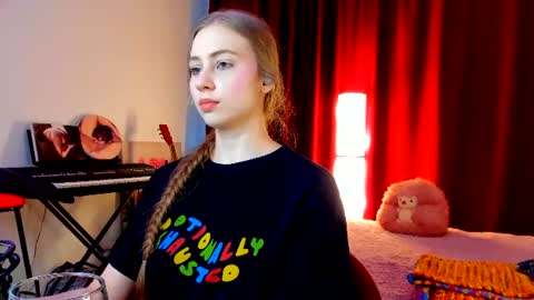 Ally    STREAMING ON TWITCH NOW Check my Twitter for updates online show from 06/29/26, 04:19