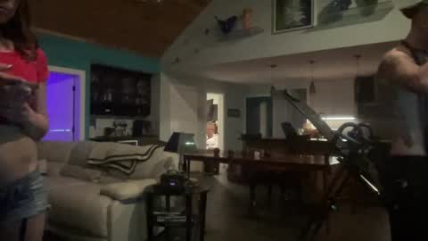 Snapshot of the_steele_zone chatting on 04/22/26, 10:50 the_steele_zone online show from 04/22/26, 10:50