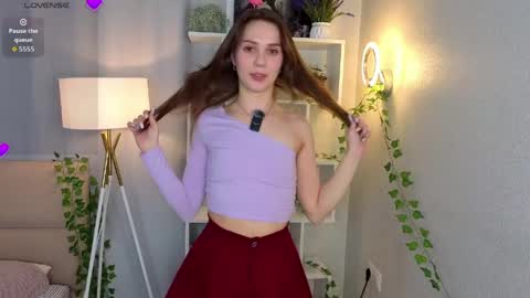 Snapshot of the_truewoman_show chatting on 05/29/26, 03:15 My name is Cynthia and Im very happy to see you in my sweet room online show from 05/29/26, 03:15