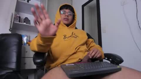 Snapshot of the_weed_guys chatting on 12/19/25, 03:46 Danny online show from 12/19/25, 03:46