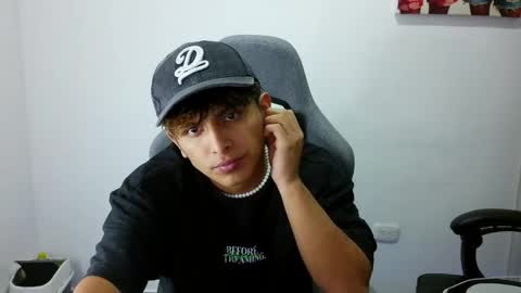 Snapshot of the_weed_guys chatting on 04/24/26, 02:36 Danny online show from 04/24/26, 02:36