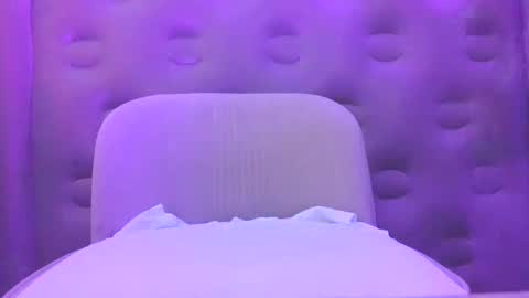 Snapshot of the_zy79 chatting on 03/19/26, 05:33 the_zy79 online show from 03/19/26, 05:33