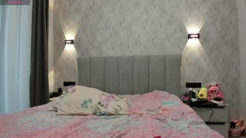 Luna online show from 05/22/26, 02:12