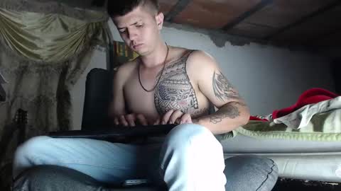 Snapshot of theangelmiguel chatting on 02/20/25, 05:01 Miguel Angel online show from 02/20/25, 05:01