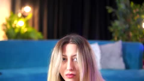 TheaOrre online show from 04/18/26, 07:07