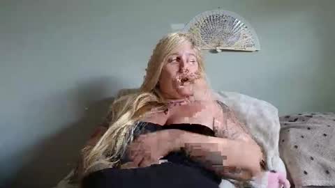 Snapshot of theauroramae chatting on 05/23/26, 12:05 theauroramae - online show from 05/23/26, 12:05