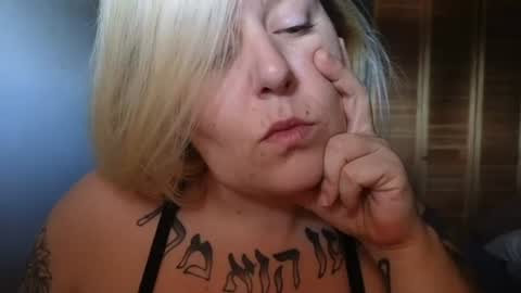 Snapshot of theauroramae chatting on 06/18/26, 03:49 theauroramae - online show from 06/18/26, 03:49