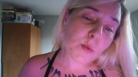 Snapshot of theauroramae chatting on 07/04/26, 01:45 theauroramae - online show from 07/04/26, 01:45