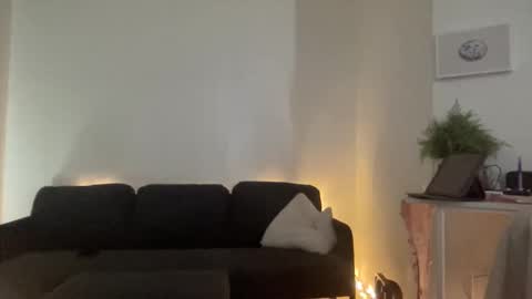 Snapshot of thebabybvip chatting on 03/10/26, 09:09 Girl Next Door online show from 03/10/26, 09:09