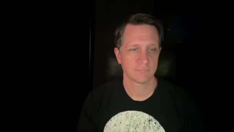 Snapshot of thebatandthecat10 chatting on 06/26/26, 03:38 ISABELLA or MATT online show from 06/26/26, 03:38