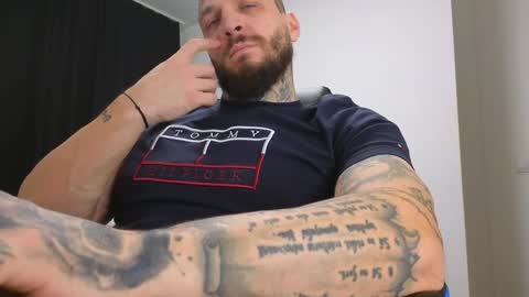 Snapshot of thebestmuscles chatting on 12/05/24, 12:44 John online show from 12/05/24, 12:44