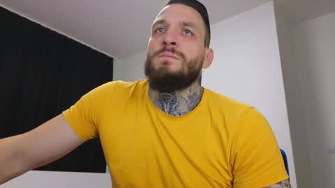 Snapshot of thebestmuscles chatting on 12/06/24, 09:54 John online show from 12/06/24, 09:54