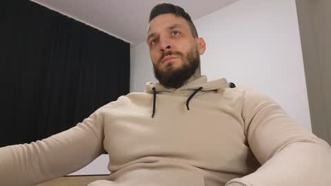 Snapshot of thebestmuscles chatting on 12/06/24, 02:06 John online show from 12/06/24, 02:06