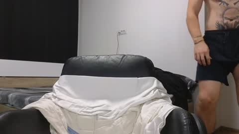 Snapshot of thebestmuscles chatting on 12/26/24, 08:00 John online show from 12/26/24, 08:00