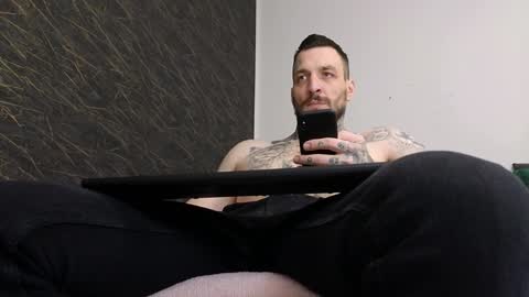 Snapshot of thebestmuscles chatting on 01/31/25, 06:46 John online show from 01/31/25, 06:46