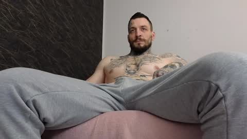 Snapshot of thebestmuscles chatting on 02/05/25, 06:35 John online show from 02/05/25, 06:35