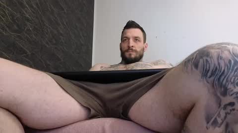 Snapshot of thebestmuscles chatting on 02/24/25, 01:31 John online show from 02/24/25, 01:31