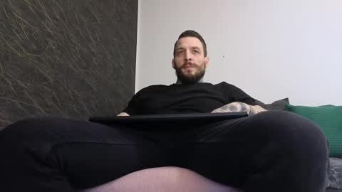 Snapshot of thebestmuscles chatting on 03/03/25, 10:49 John online show from 03/03/25, 10:49