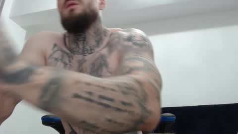 Snapshot of thebestmuscles chatting on 09/12/25, 07:14 John online show from 09/12/25, 07:14