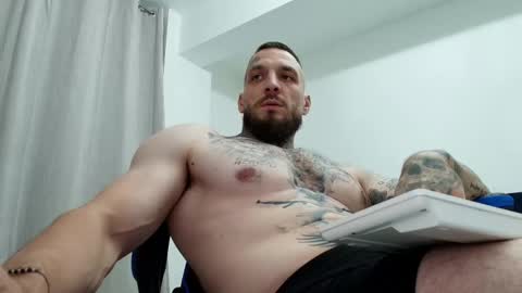 Snapshot of thebestmuscles chatting on 09/23/25, 07:28 John online show from 09/23/25, 07:28