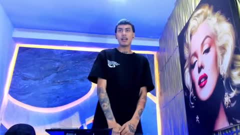 Snapshot of thebigdanni chatting on 02/07/26, 12:31 DEAN AND MARY online show from 02/07/26, 12:31