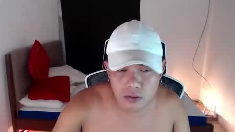 Snapshot of thebitch_cowbell chatting on 09/18/25, 03:47 thebitch_cowbell online show from 09/18/25, 03:47